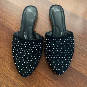 Black and pearl time and tru flats size 8.5